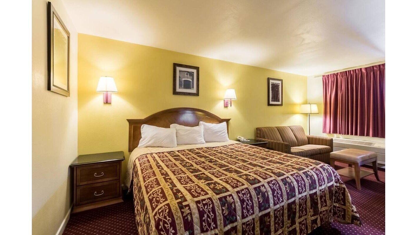 Hillview Inn At Six Flags Fiesta Сан Антонио Екстериор снимка